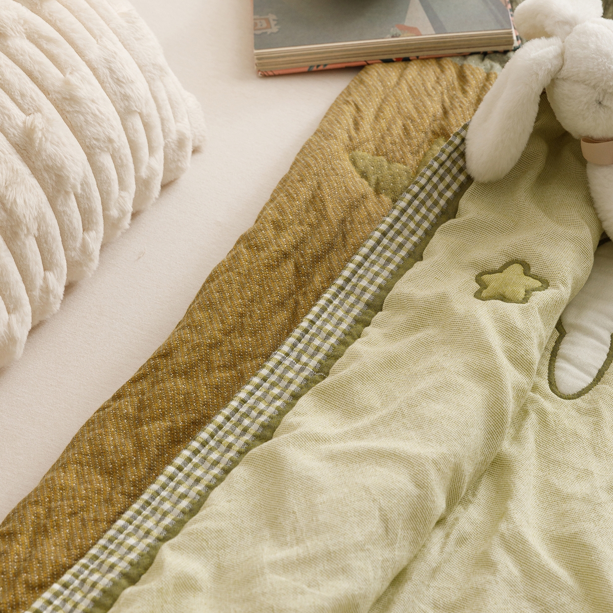 91家纺网 家纺一手货源 找家纺 朴尔家纺-毛巾被 2026新品纯棉云朵棉卡通独版十层加厚纱布泡芙被毛巾被 菠萝船-绿