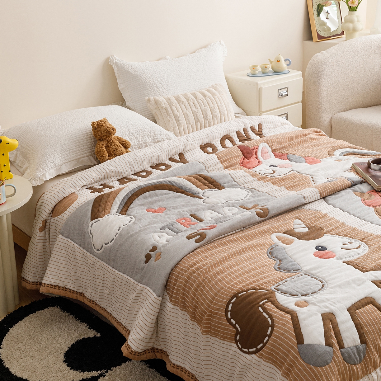 91家纺网 家纺一手货源 找家纺 朴尔家纺-毛巾被 2026新品纯棉云朵棉卡通独版十层加厚纱布泡芙被毛巾被 彩虹马