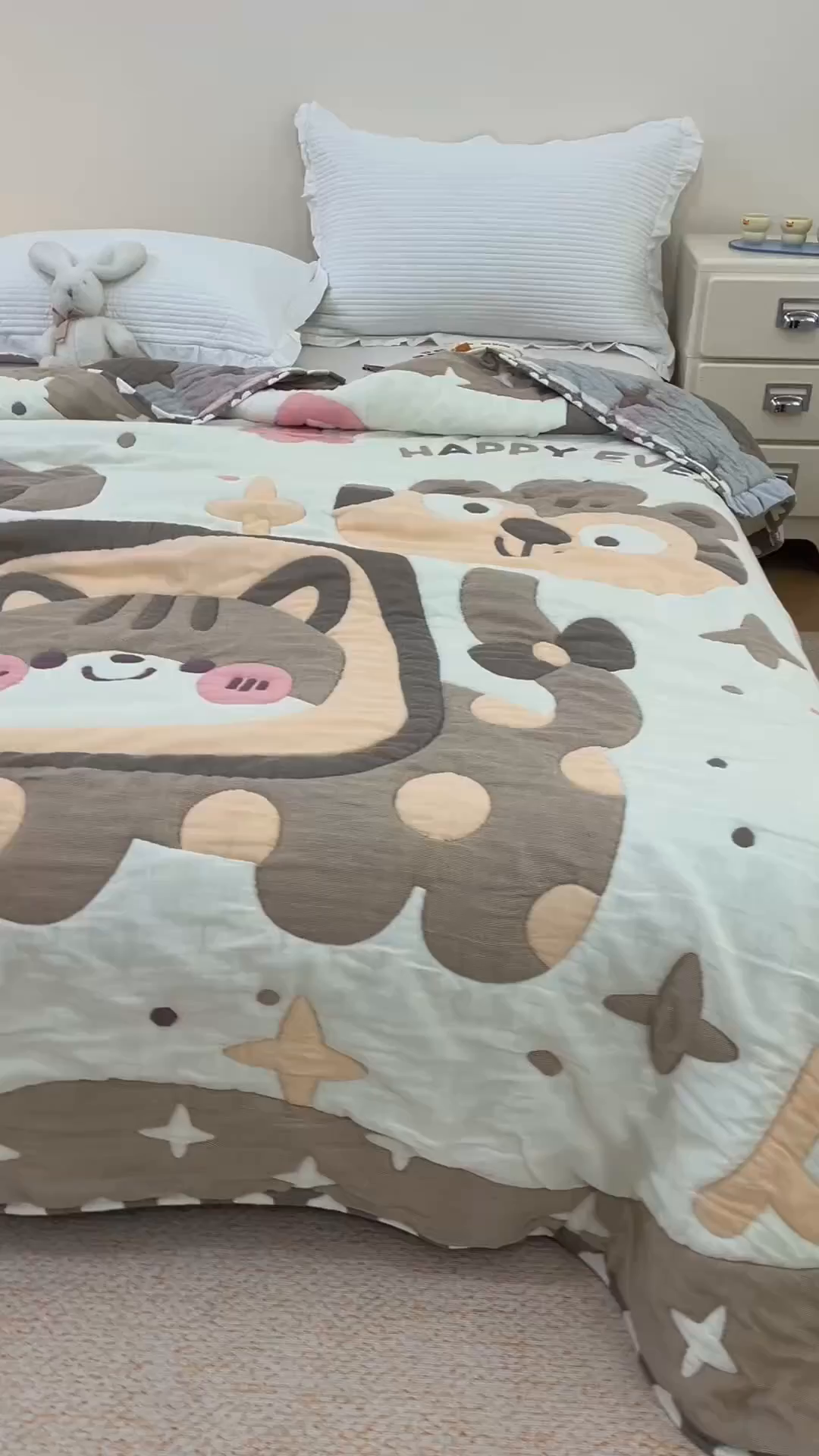 91家纺网 家纺一手货源 找家纺 朴尔家纺-毛巾被 2026新品纯棉云朵棉卡通独版十层加厚纱布泡芙被毛巾被 大脸猫