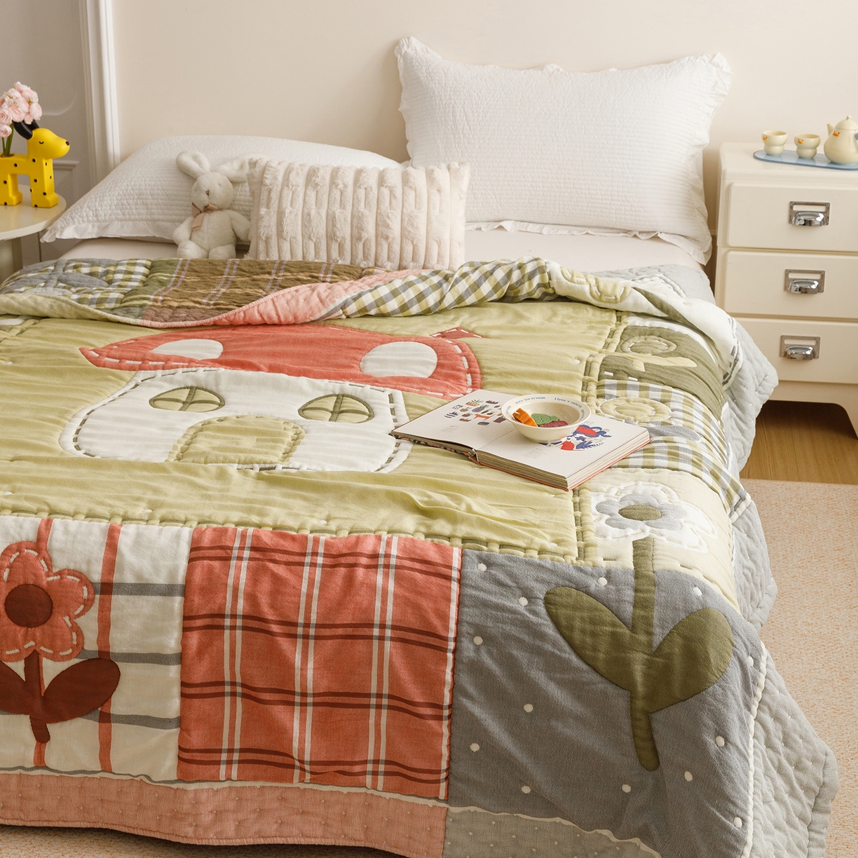 91家纺网 家纺一手货源 找家纺 朴尔家纺-毛巾被 2026新品纯棉云朵棉卡通独版十层加厚纱布泡芙被毛巾被 花间蘑菇