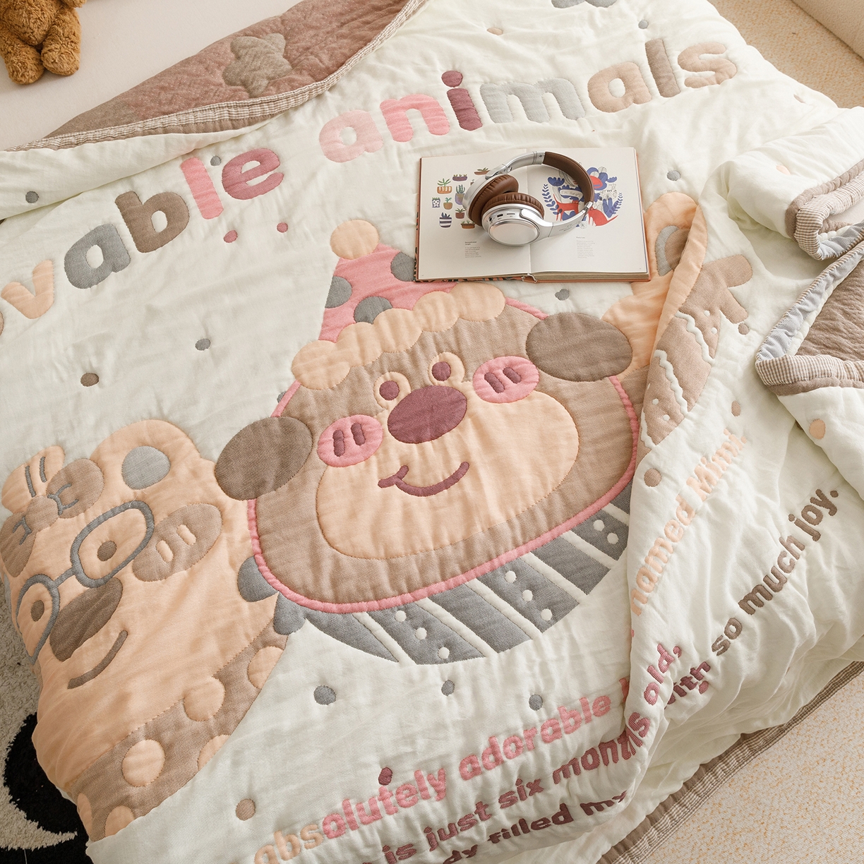 91家纺网 家纺一手货源 找家纺 朴尔家纺-毛巾被 2026新品纯棉云朵棉卡通独版十层加厚纱布泡芙被毛巾被 欢乐动物