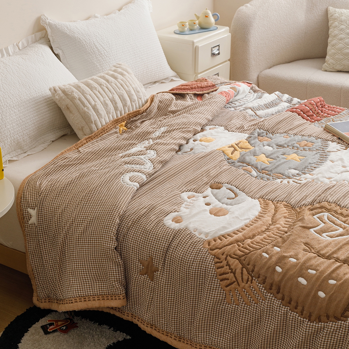 91家纺网 家纺一手货源 找家纺 朴尔家纺-毛巾被 2026新品纯棉云朵棉卡通独版十层加厚纱布泡芙被毛巾被 毛线熊宝