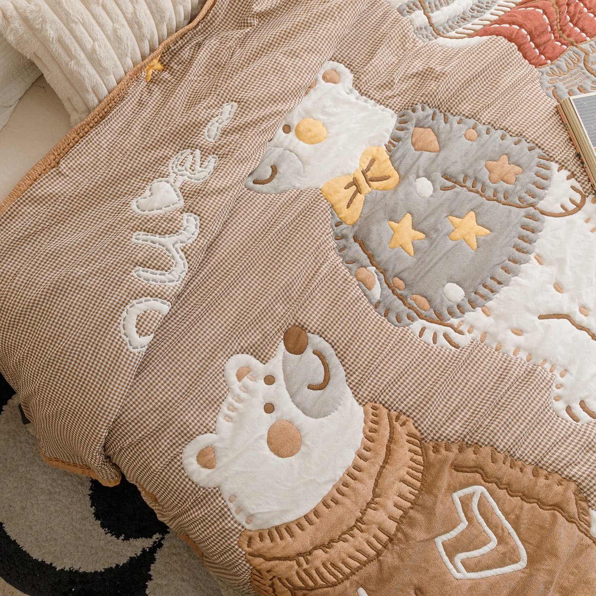 91家纺网 家纺一手货源 找家纺 朴尔家纺-毛巾被 2026新品纯棉云朵棉卡通独版十层加厚纱布泡芙被毛巾被 毛线熊宝