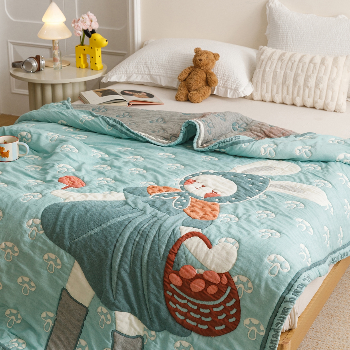 91家纺网 家纺一手货源 找家纺 朴尔家纺-毛巾被 2026新品纯棉云朵棉卡通独版十层加厚纱布泡芙被毛巾被 蘑菇兔兔