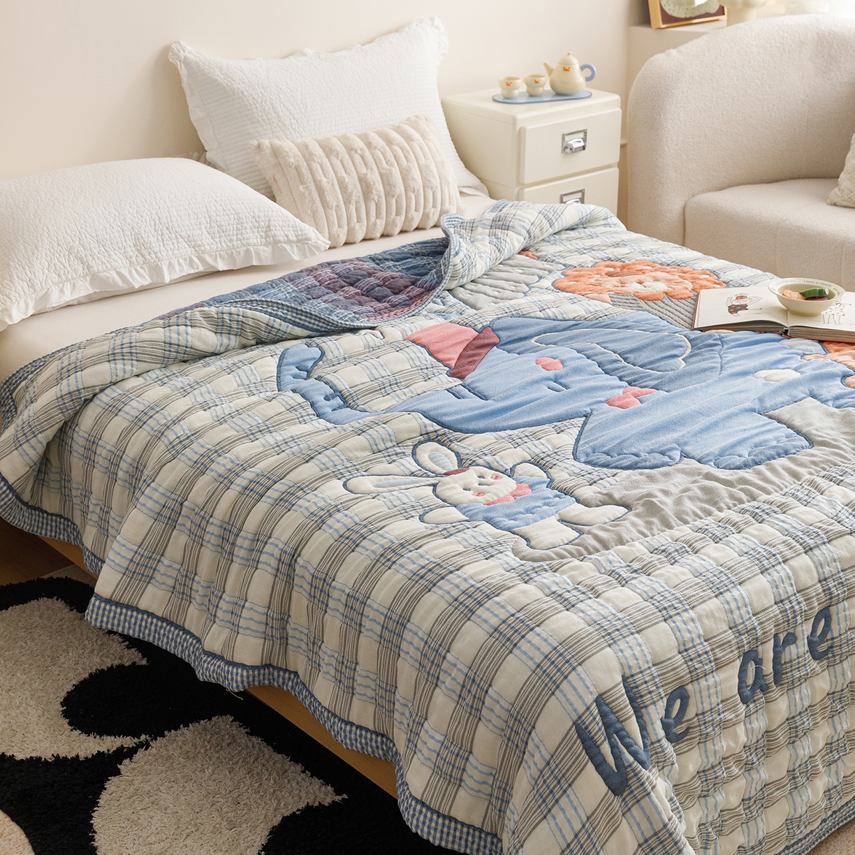 91家纺网 家纺一手货源 找家纺 朴尔家纺-毛巾被 2026新品纯棉云朵棉卡通独版十层加厚纱布泡芙被毛巾被 棋盘萌象