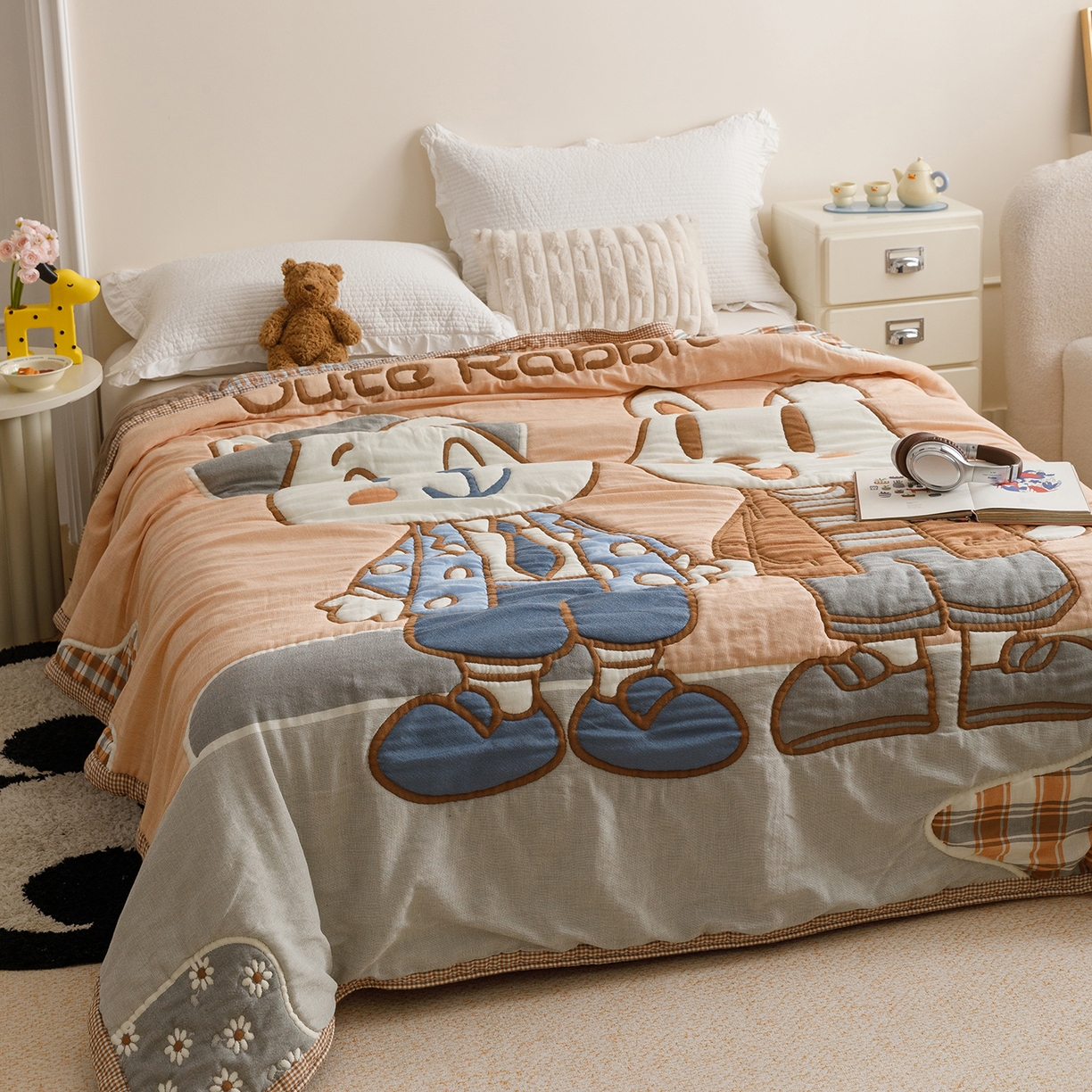 91家纺网 家纺一手货源 找家纺 朴尔家纺-毛巾被 2026新品纯棉云朵棉卡通独版十层加厚纱布泡芙被毛巾被 绅士兔先生