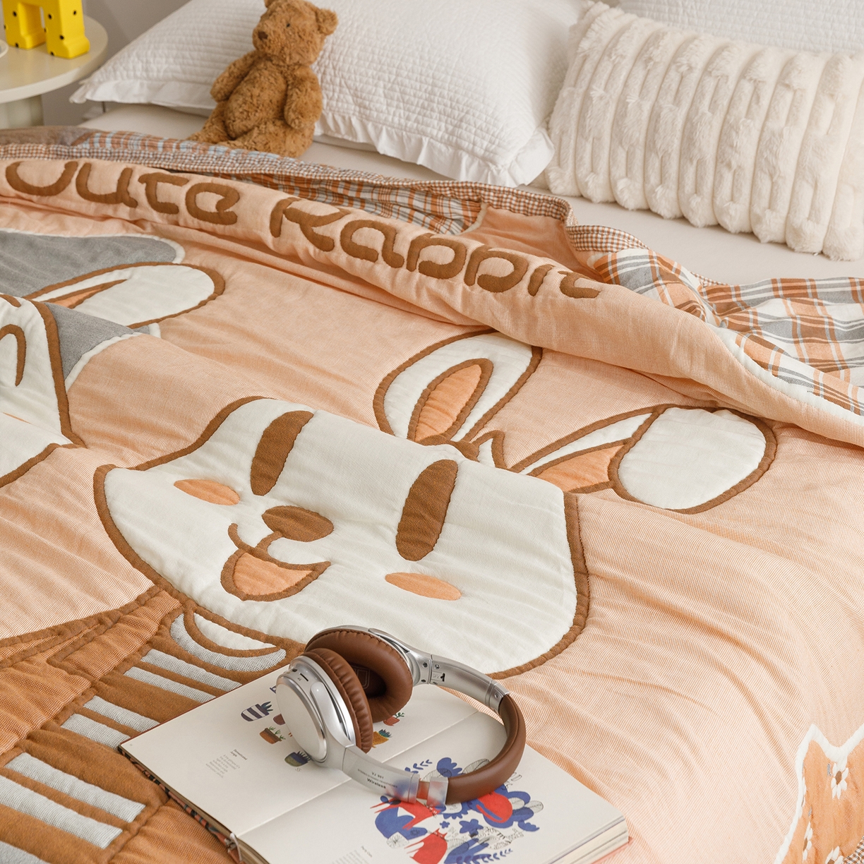 91家纺网 家纺一手货源 找家纺 朴尔家纺-毛巾被 2026新品纯棉云朵棉卡通独版十层加厚纱布泡芙被毛巾被 绅士兔先生