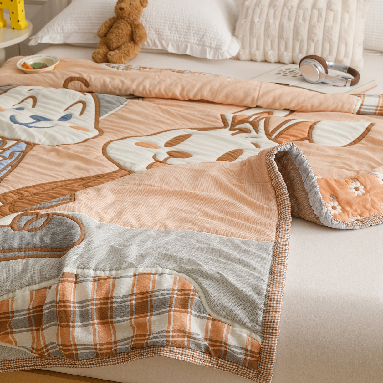 91家纺网 家纺一手货源 找家纺 朴尔家纺-毛巾被 2026新品纯棉云朵棉卡通独版十层加厚纱布泡芙被毛巾被 绅士兔先生