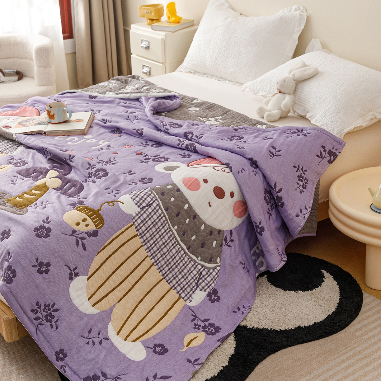 91家纺网 家纺一手货源 找家纺 朴尔家纺-毛巾被 2026新品十层轻肤纯棉云朵棉色织提花纱布泡芙被毛巾被 花园坚果熊-紫