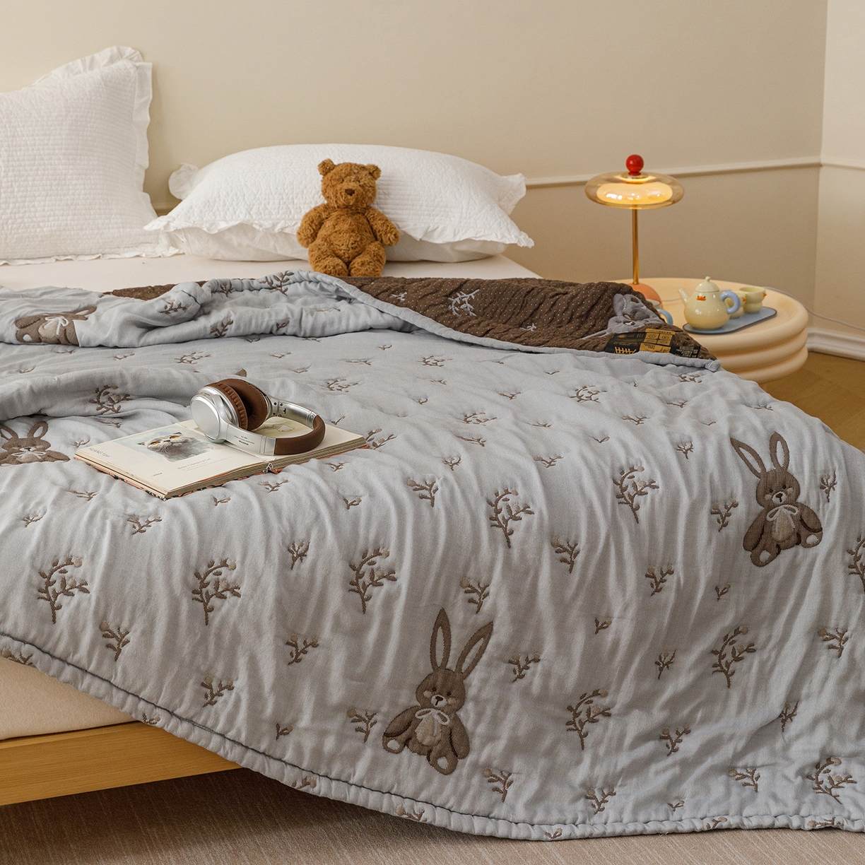 91家纺网 家纺一手货源 找家纺 朴尔家纺-毛巾被 2026新品十层轻肤纯棉云朵棉色织提花纱布泡芙被毛巾被 花枝兔