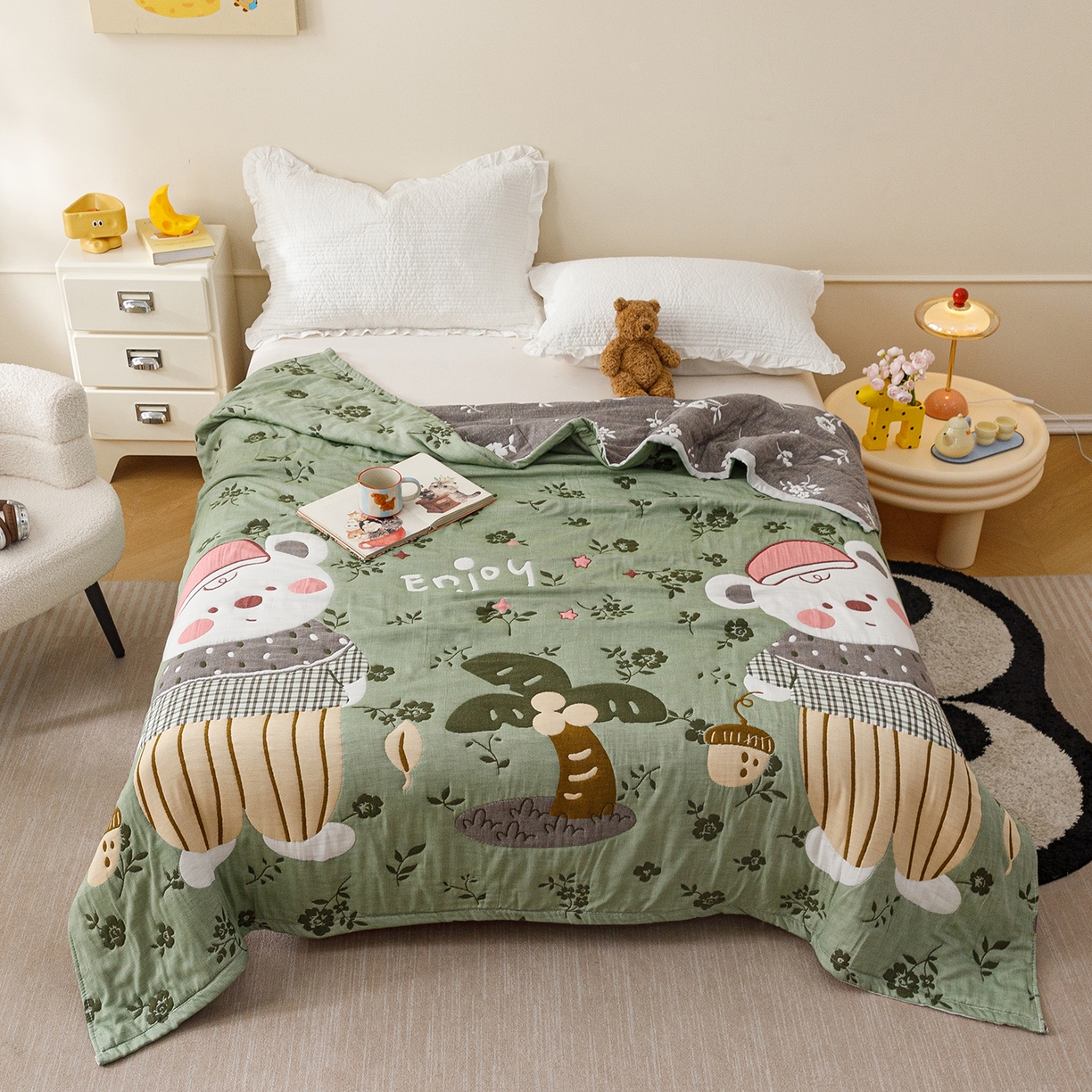 91家纺网 家纺一手货源 找家纺 朴尔家纺-毛巾被 2026新品十层轻肤纯棉云朵棉色织提花纱布泡芙被毛巾被 花园坚果熊-绿