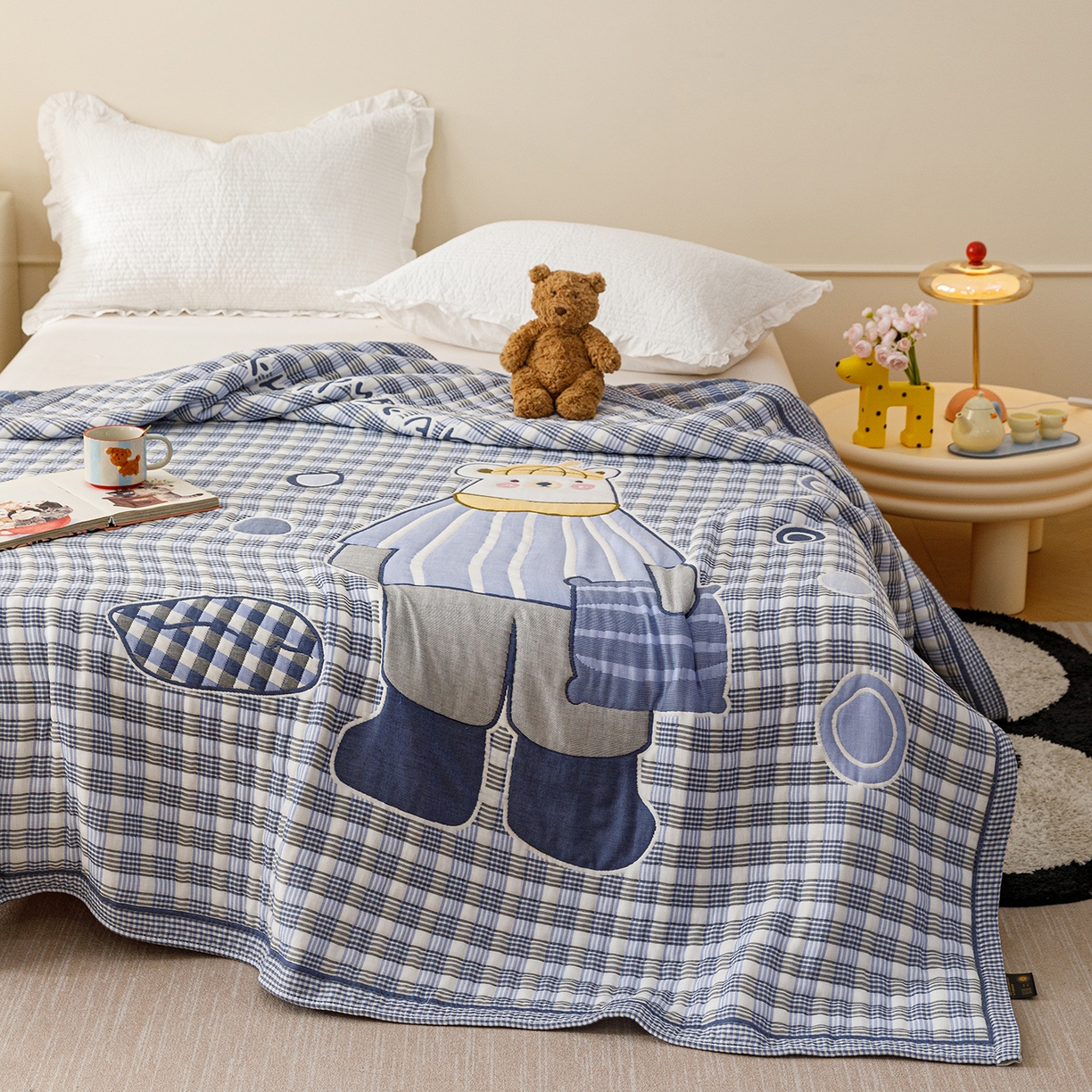 91家纺网 家纺一手货源 找家纺 朴尔家纺-毛巾被 2026新品十层轻肤纯棉云朵棉色织提花纱布泡芙被毛巾被 贝尔熊-蓝