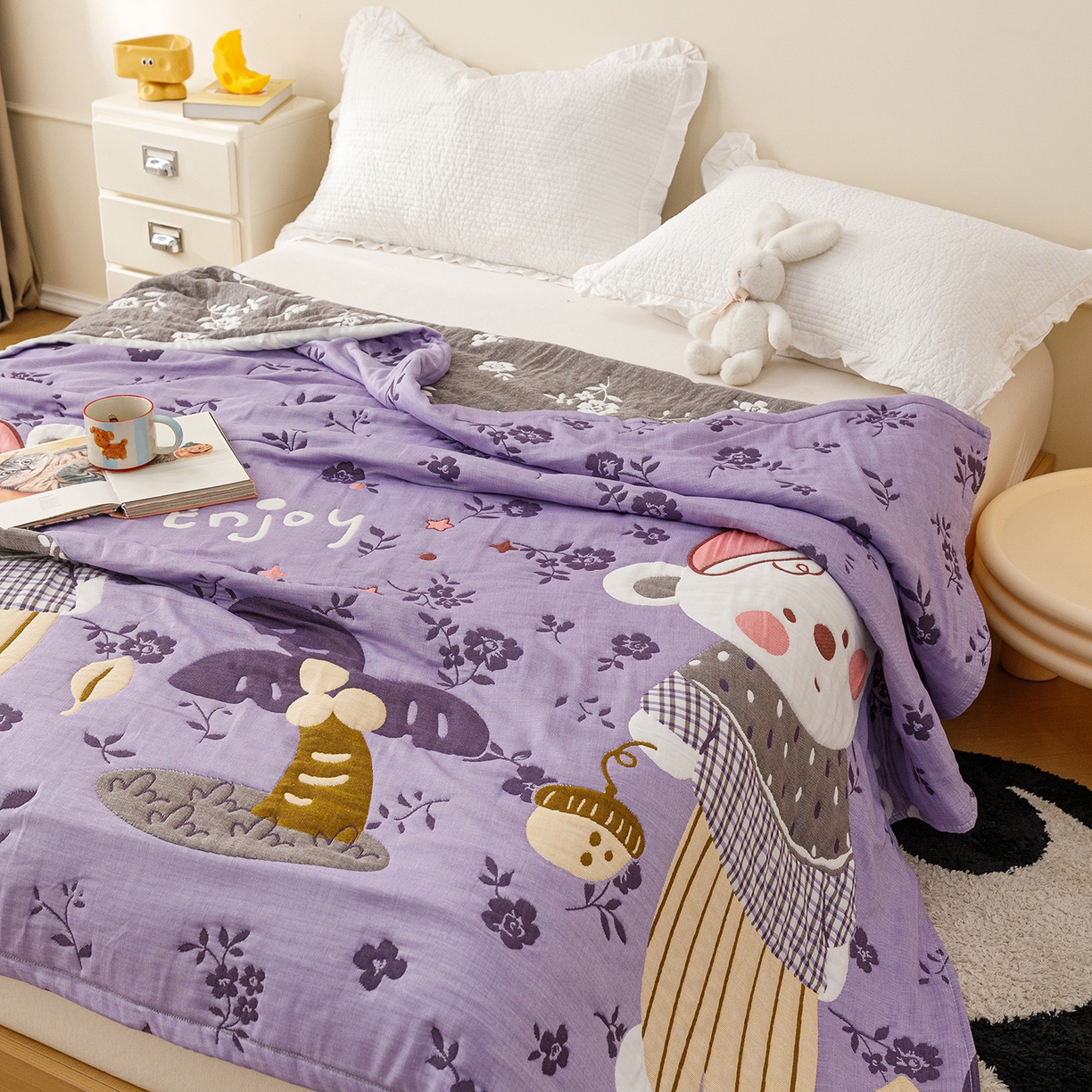 91家纺网 家纺一手货源 找家纺 朴尔家纺-毛巾被 2026新品十层轻肤纯棉云朵棉色织提花纱布泡芙被毛巾被 花园坚果熊-紫