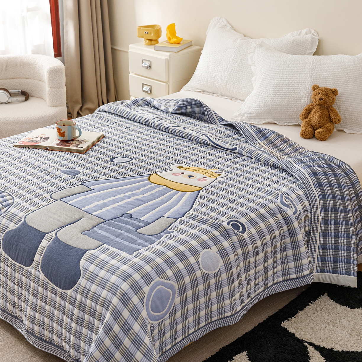 91家纺网 家纺一手货源 找家纺 朴尔家纺-毛巾被 2026新品十层轻肤纯棉云朵棉色织提花纱布泡芙被毛巾被 贝尔熊-蓝