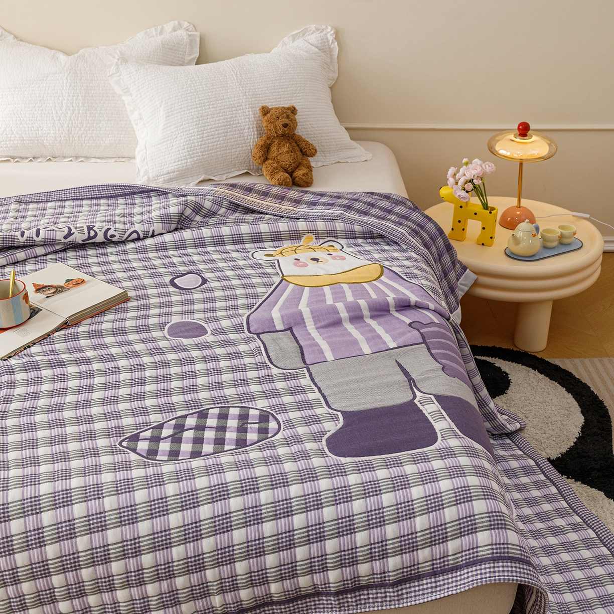 91家纺网 家纺一手货源 找家纺 朴尔家纺-毛巾被 2026新品十层轻肤纯棉云朵棉色织提花纱布泡芙被毛巾被 贝尔熊-紫