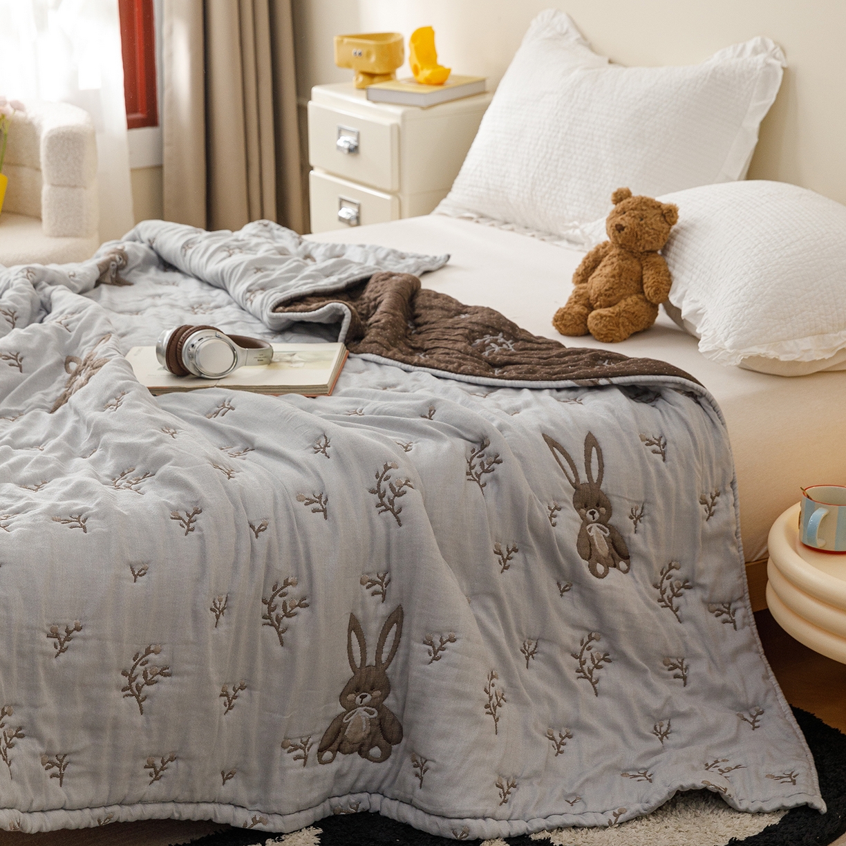 91家纺网 家纺一手货源 找家纺 朴尔家纺-毛巾被 2026新品十层轻肤纯棉云朵棉色织提花纱布泡芙被毛巾被 花枝兔