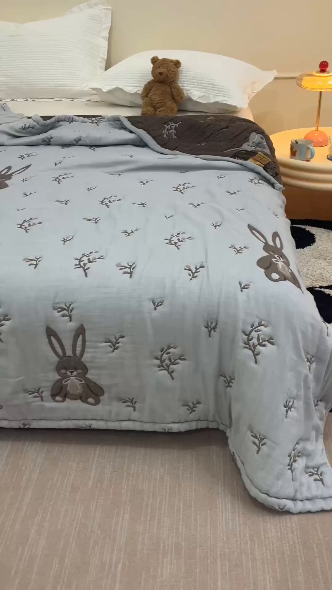 91家纺网 家纺一手货源 找家纺 朴尔家纺-毛巾被 2026新品十层轻肤纯棉云朵棉色织提花纱布泡芙被毛巾被 花枝兔