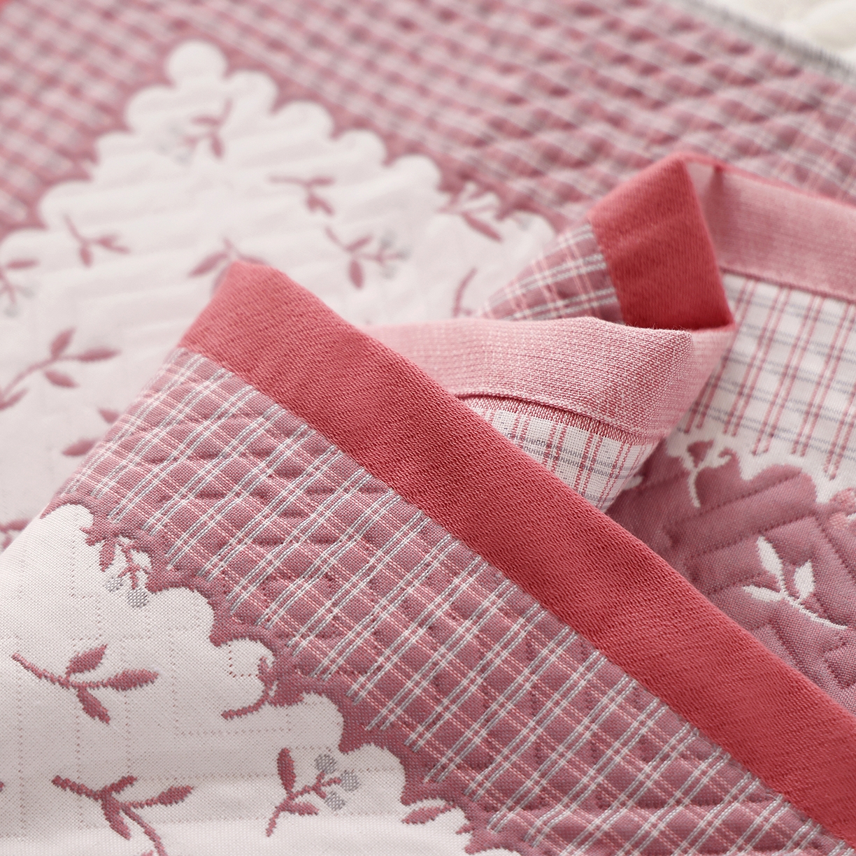 91家纺网 家纺一手货源 找家纺 朴尔家纺-毛巾被 2026新品小清新纯棉色织高密多层纱布枕巾 花韵南瓜-粉