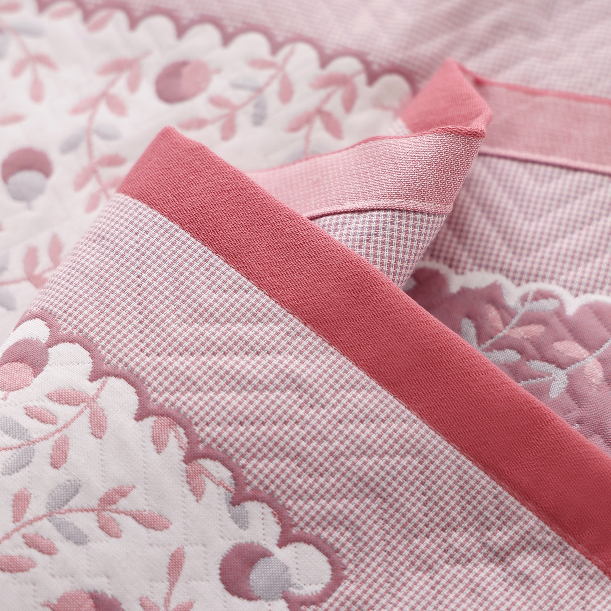 91家纺网 家纺一手货源 找家纺 朴尔家纺-毛巾被 2026新品小清新纯棉色织高密多层纱布枕巾 恋恋榛果-粉