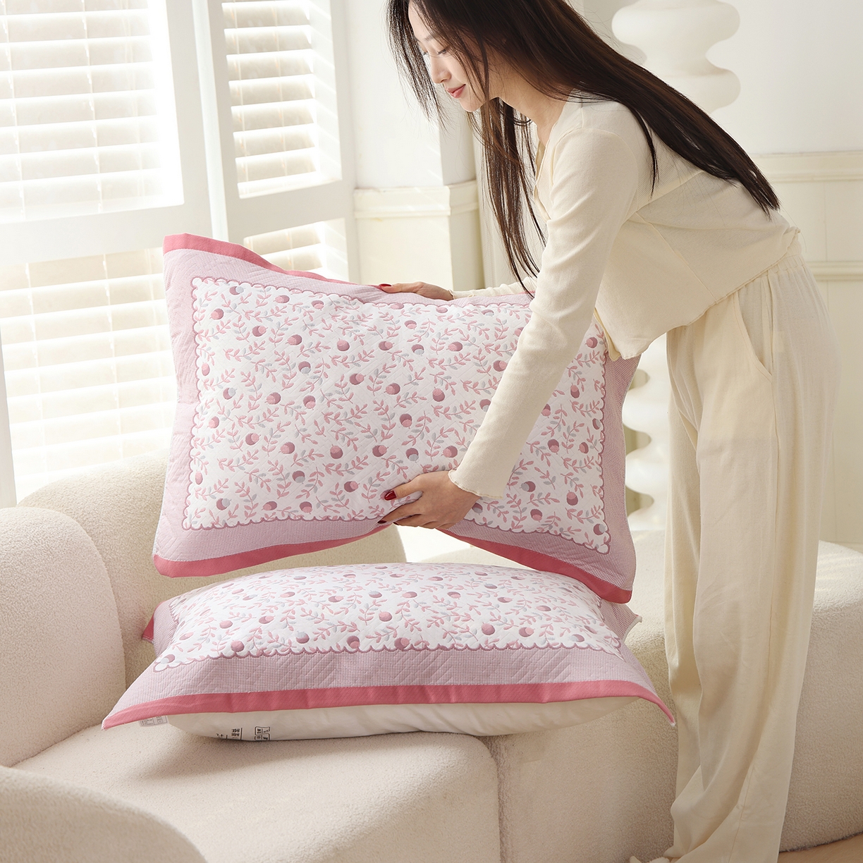 91家纺网 家纺一手货源 找家纺 朴尔家纺-毛巾被 2026新品小清新纯棉色织高密多层纱布枕巾 恋恋榛果-粉