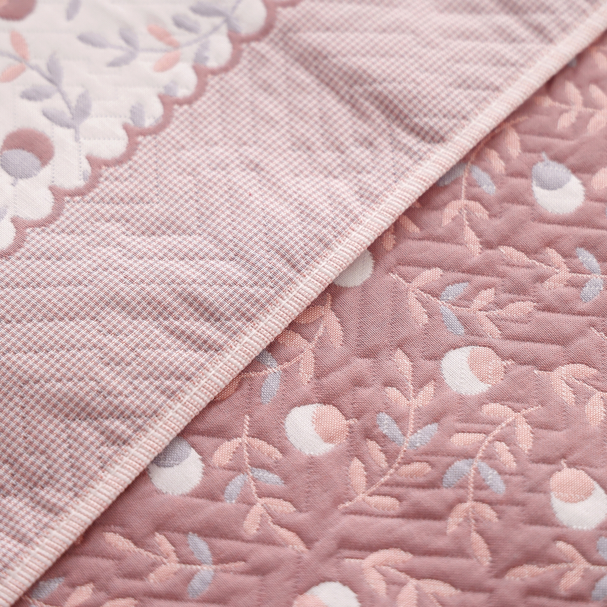 91家纺网 家纺一手货源 找家纺 朴尔家纺-毛巾被 2026新品小清新纯棉色织高密多层纱布枕巾 恋恋榛果-灰