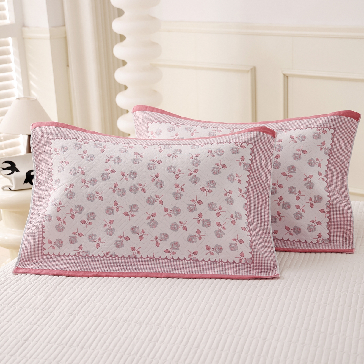 91家纺网 家纺一手货源 找家纺 朴尔家纺-毛巾被 2026新品小清新纯棉色织高密多层纱布枕巾 漫漫蔷薇-粉