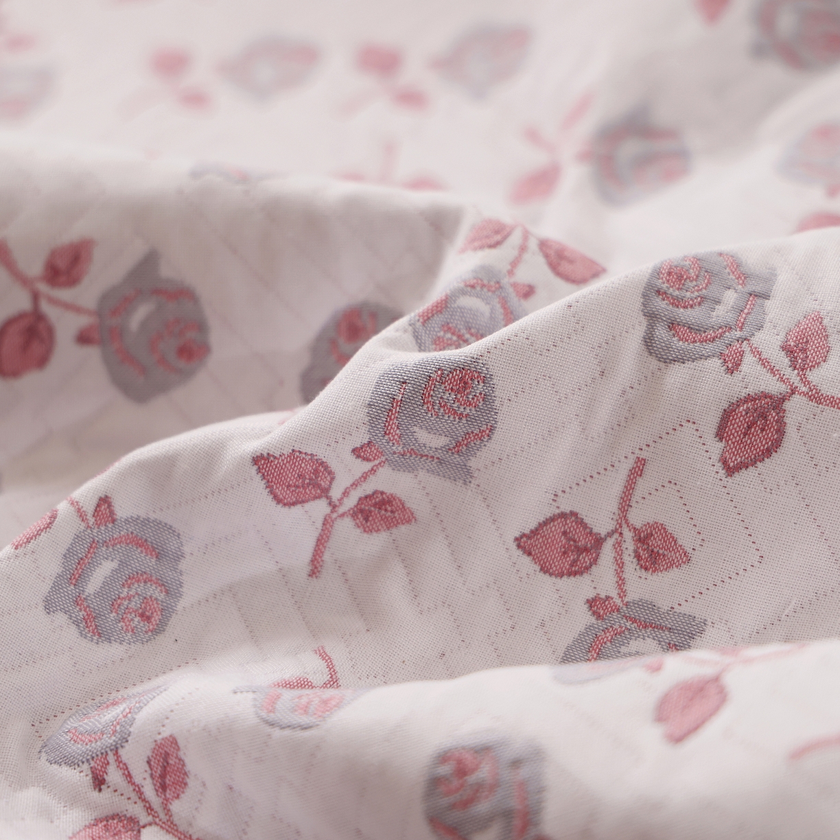 91家纺网 家纺一手货源 找家纺 朴尔家纺-毛巾被 2026新品小清新纯棉色织高密多层纱布枕巾 漫漫蔷薇-粉