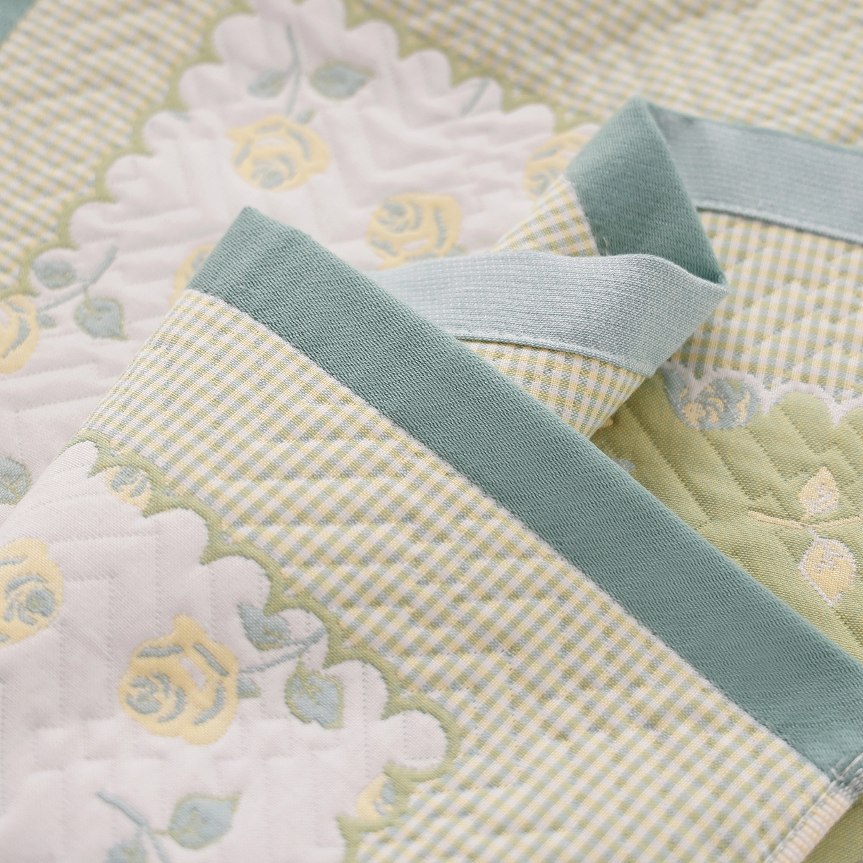 91家纺网 家纺一手货源 找家纺 朴尔家纺-毛巾被 2026新品小清新纯棉色织高密多层纱布枕巾 漫漫蔷薇-绿