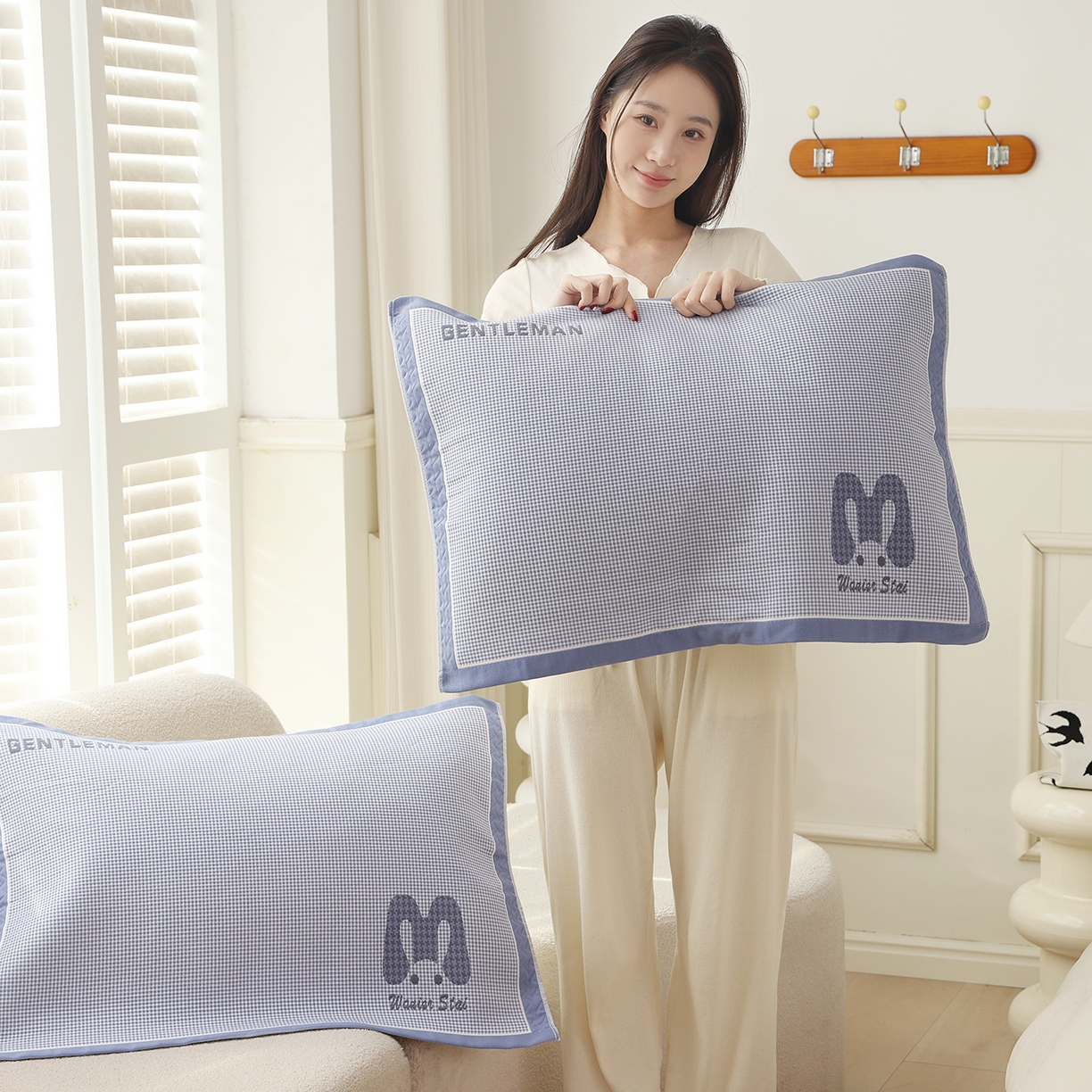 91家纺网 家纺一手货源 找家纺 朴尔家纺-毛巾被 2026新品小清新纯棉色织高密多层纱布枕巾 千鸟长耳兔-蓝