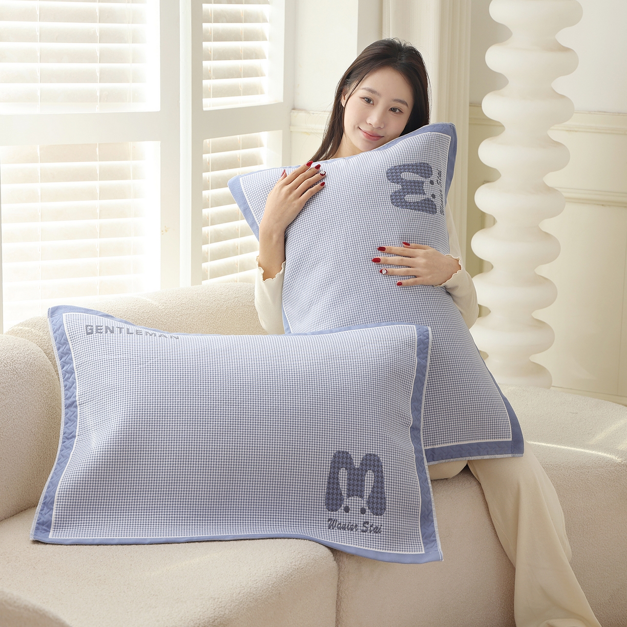 91家纺网 家纺一手货源 找家纺 朴尔家纺-毛巾被 2026新品小清新纯棉色织高密多层纱布枕巾 千鸟长耳兔-蓝