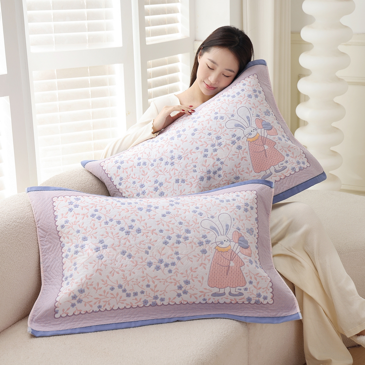 91家纺网 家纺一手货源 找家纺 朴尔家纺-毛巾被 2026新品小清新纯棉色织高密多层纱布枕巾 幸福时光-蓝