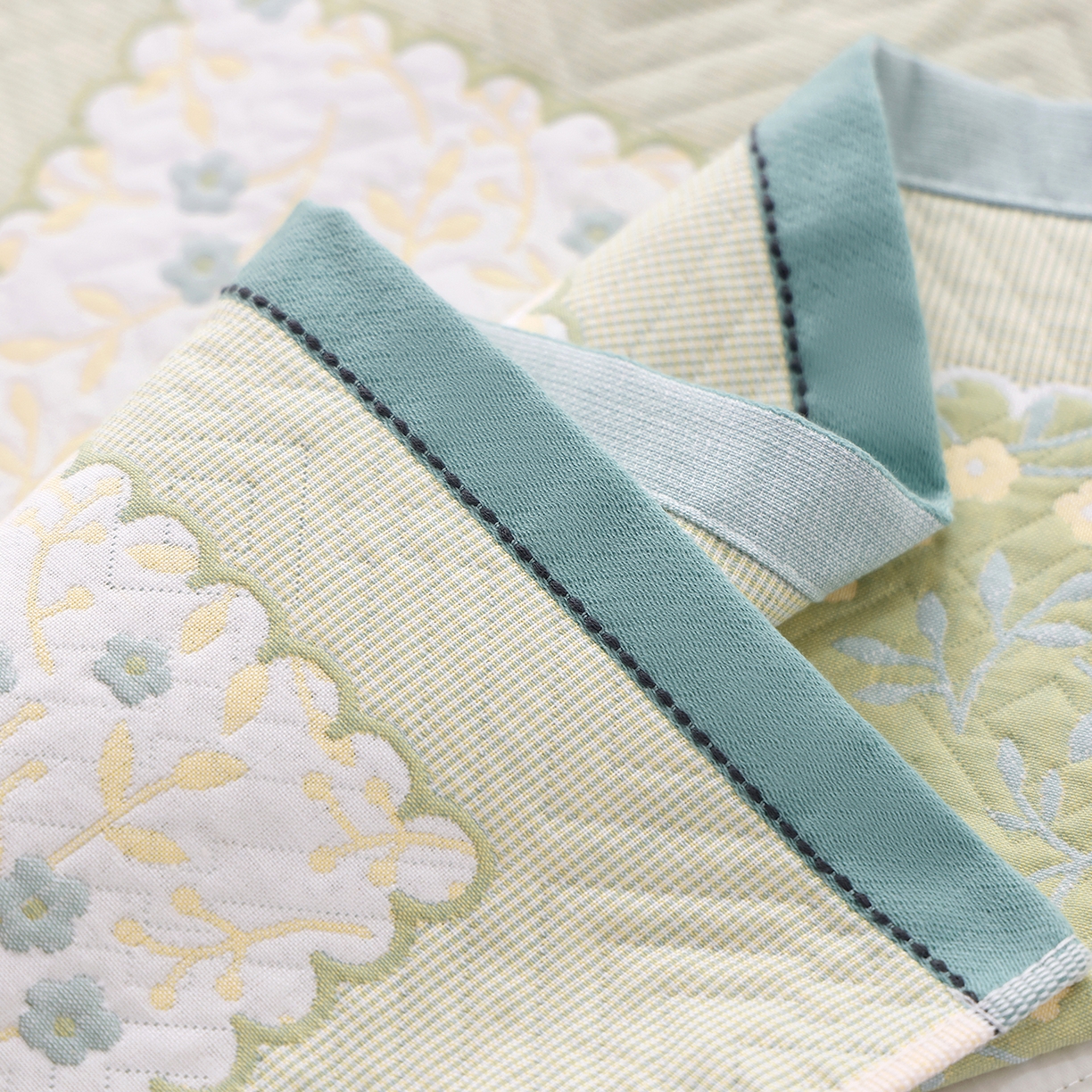 91家纺网 家纺一手货源 找家纺 朴尔家纺-毛巾被 2026新品小清新纯棉色织高密多层纱布枕巾 幸福时光-绿