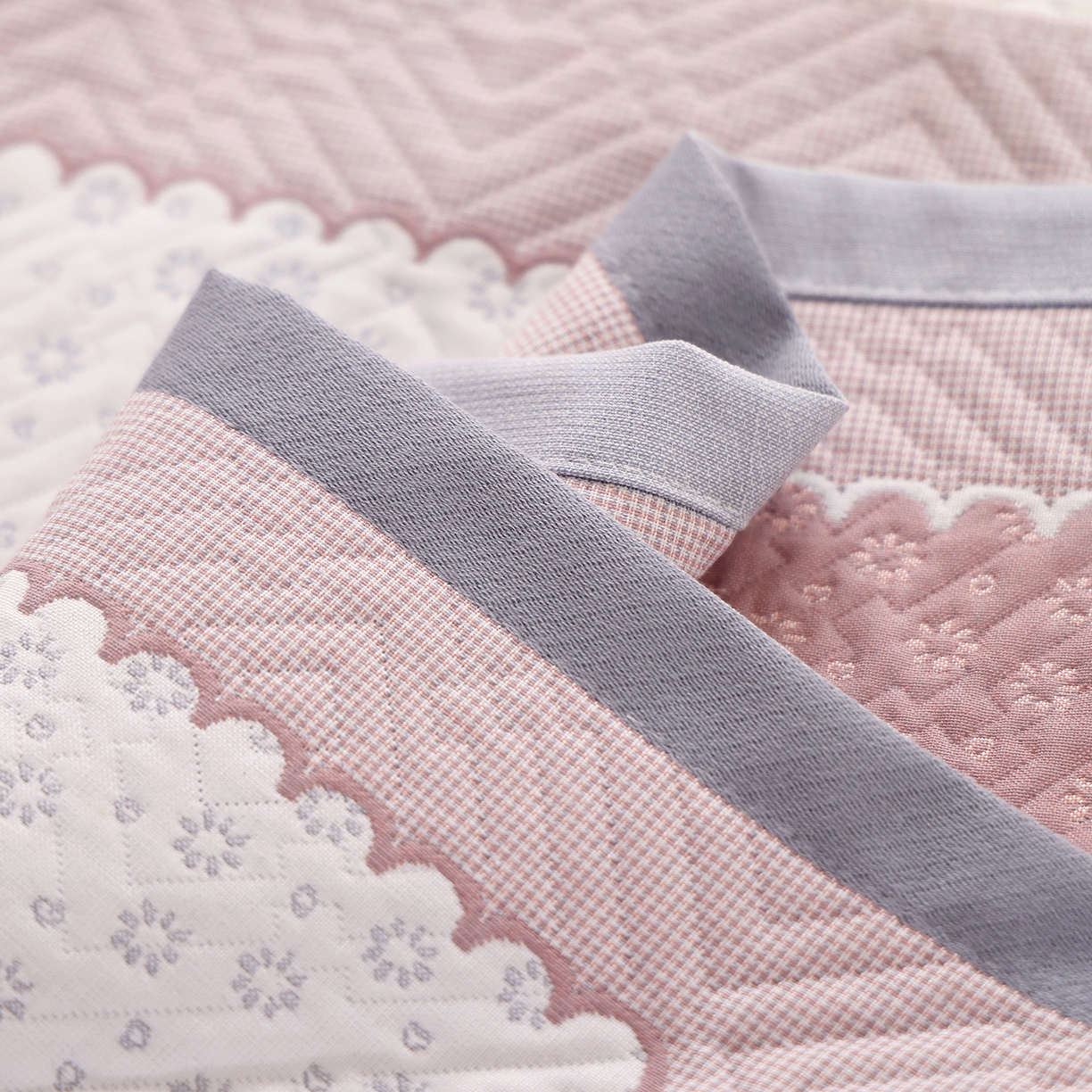 91家纺网 家纺一手货源 找家纺 朴尔家纺-毛巾被 2026新品小清新纯棉色织高密多层纱布枕巾 雪花萌马-灰