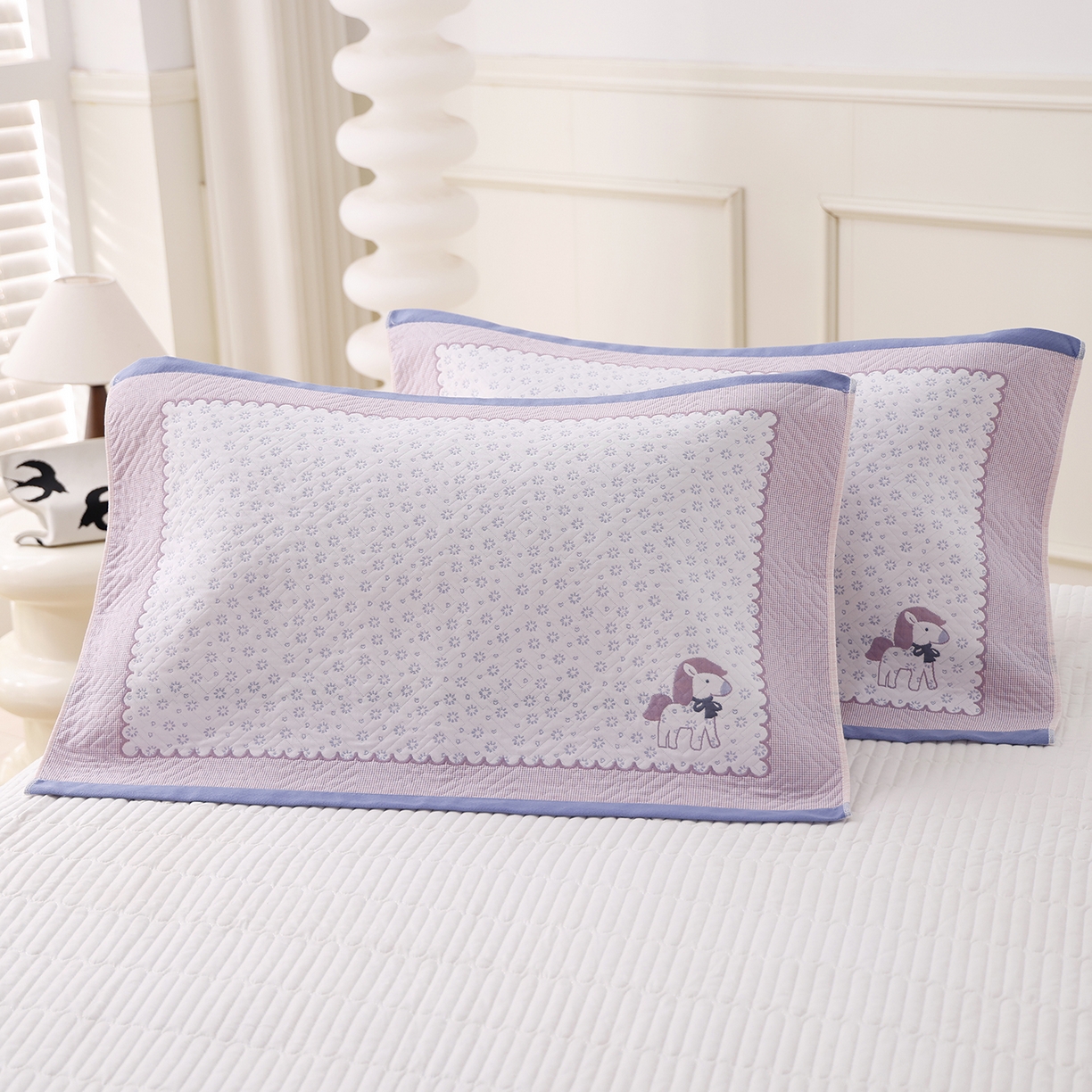 91家纺网 家纺一手货源 找家纺 朴尔家纺-毛巾被 2026新品小清新纯棉色织高密多层纱布枕巾 雪花萌马-蓝