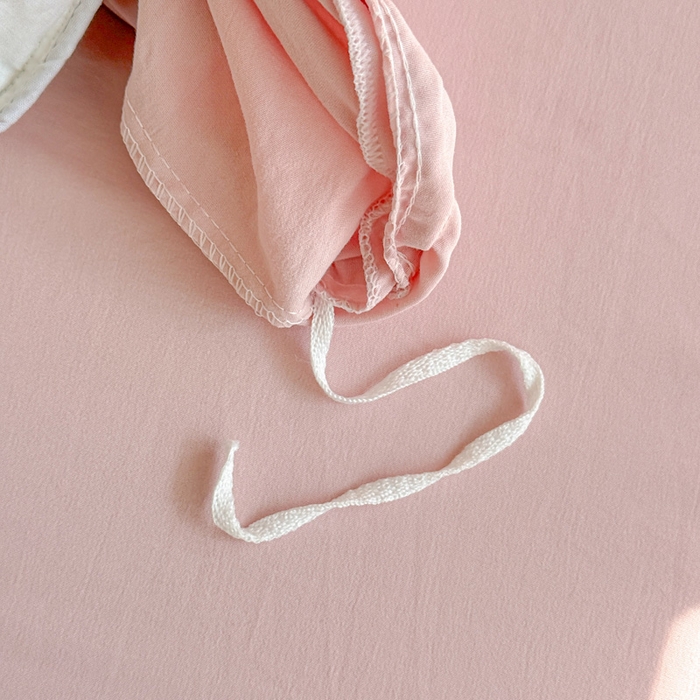 91家纺网 家纺一手货源 找家纺 逸林家纺《原希尔顿逸林》 2026新款春款古法水洗棉法式立体全棉花边拼接款四件套学生三件套单品被套枕套 莓朵