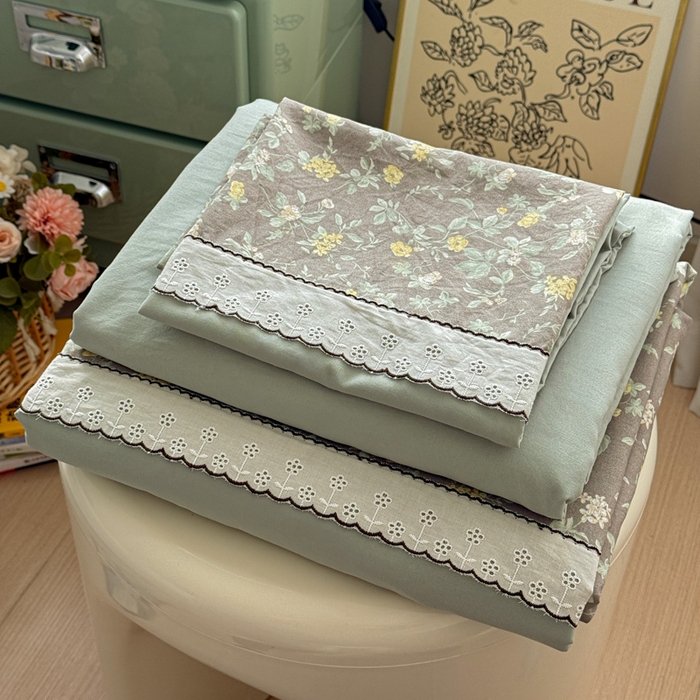 91家纺网 家纺一手货源 找家纺 逸林家纺《原希尔顿逸林》 2026新款春款古法水洗棉法式立体全棉花边拼接款四件套学生三件套单品被套枕套 知否