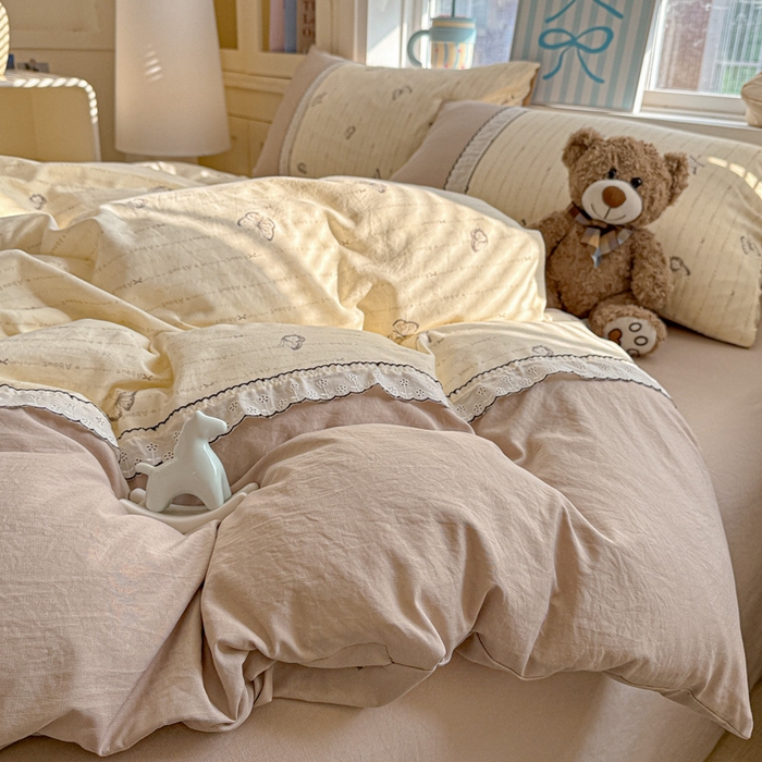 91家纺网 家纺一手货源 找家纺 逸林家纺《原希尔顿逸林》 2026新款春款古法水洗棉法式立体全棉花边拼接款四件套学生三件套单品被套枕套 漫花蝶舞