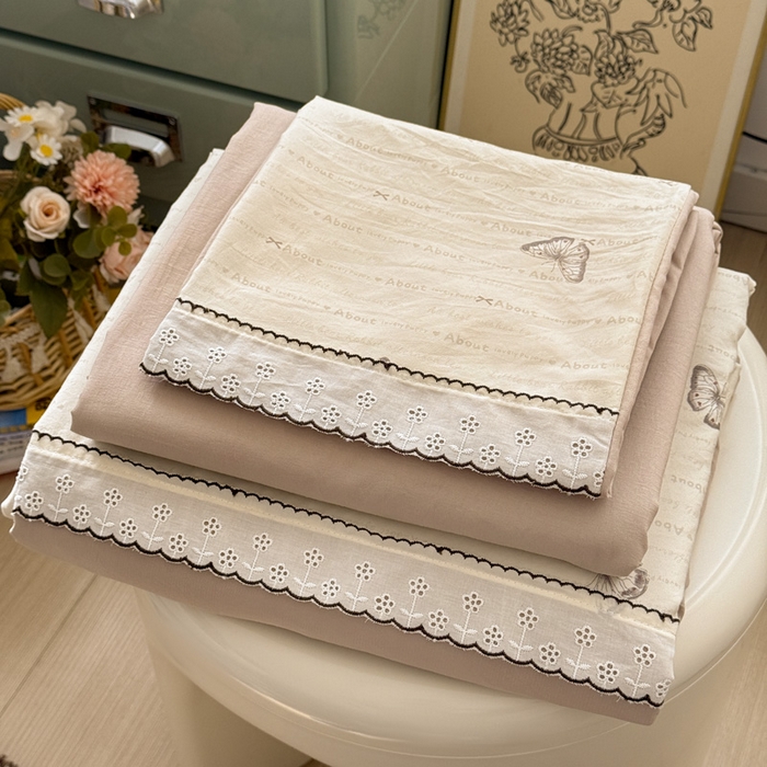 91家纺网 家纺一手货源 找家纺 逸林家纺《原希尔顿逸林》 2026新款春款古法水洗棉法式立体全棉花边拼接款四件套学生三件套单品被套枕套 漫花蝶舞