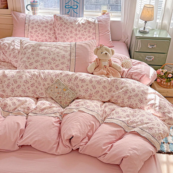 91家纺网 家纺一手货源 找家纺 逸林家纺《原希尔顿逸林》 2026新款春款古法水洗棉法式立体全棉花边拼接款四件套学生三件套单品被套枕套 七分甜