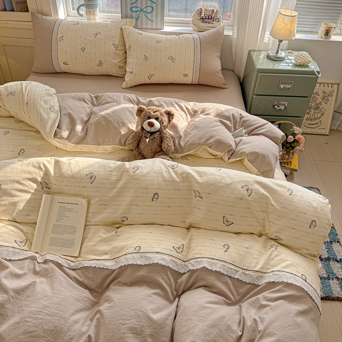 91家纺网 家纺一手货源 找家纺 逸林家纺《原希尔顿逸林》 2026新款春款古法水洗棉法式立体全棉花边拼接款四件套学生三件套单品被套枕套 漫花蝶舞