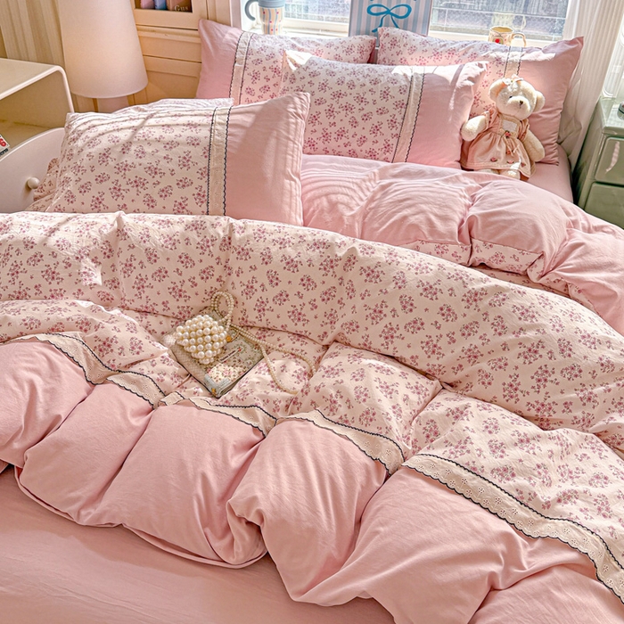 91家纺网 家纺一手货源 找家纺 逸林家纺《原希尔顿逸林》 2026新款春款古法水洗棉法式立体全棉花边拼接款四件套学生三件套单品被套枕套 七分甜