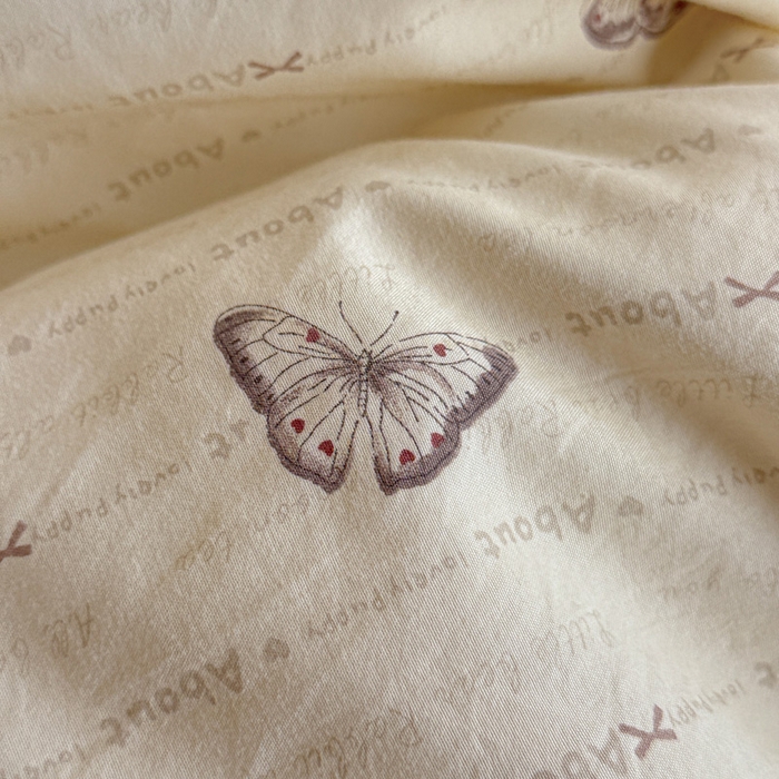 91家纺网 家纺一手货源 找家纺 逸林家纺《原希尔顿逸林》 2026新款春款古法水洗棉法式立体全棉花边拼接款四件套学生三件套单品被套枕套 漫花蝶舞