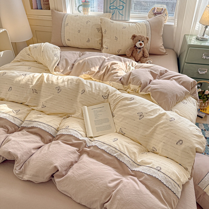 91家纺网 家纺一手货源 找家纺 逸林家纺《原希尔顿逸林》 2026新款春款古法水洗棉法式立体全棉花边拼接款四件套学生三件套单品被套枕套 漫花蝶舞