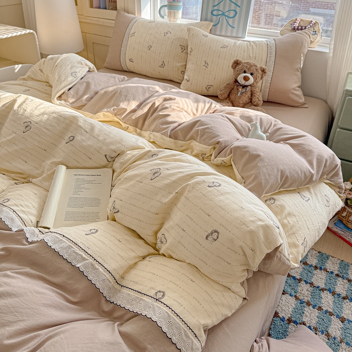 91家纺网 家纺一手货源 找家纺 逸林家纺《原希尔顿逸林》 2026新款春款古法水洗棉法式立体全棉花边拼接款四件套学生三件套单品被套枕套 漫花蝶舞