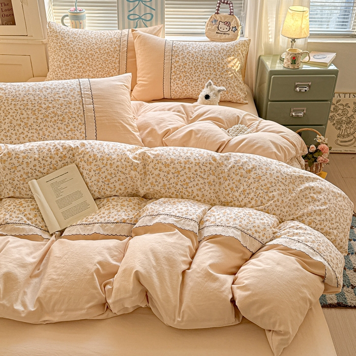 91家纺网 家纺一手货源 找家纺 逸林家纺《原希尔顿逸林》 2026新款春款古法水洗棉法式立体全棉花边拼接款四件套学生三件套单品被套枕套 花影