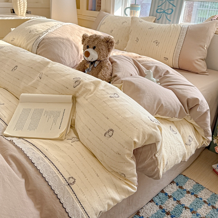 91家纺网 家纺一手货源 找家纺 逸林家纺《原希尔顿逸林》 2026新款春款古法水洗棉法式立体全棉花边拼接款四件套学生三件套单品被套枕套 漫花蝶舞