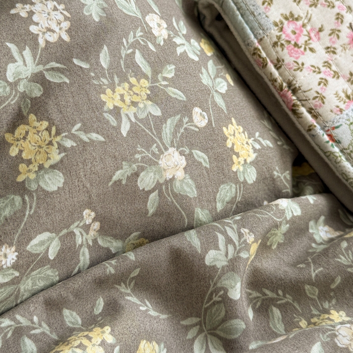 91家纺网 家纺一手货源 找家纺 逸林家纺《原希尔顿逸林》 2026新款春款古法水洗棉法式立体全棉花边拼接款四件套学生三件套单品被套枕套 知否