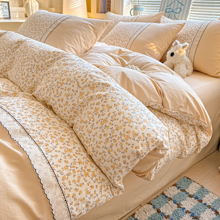 91家纺网 家纺一手货源 找家纺 逸林家纺《原希尔顿逸林》 2026新款春款古法水洗棉法式立体全棉花边拼接款四件套学生三件套单品被套枕套 花影