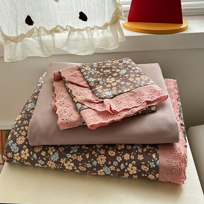 91家纺网 家纺一手货源 找家纺 逸林家纺《原希尔顿逸林》 2026新款春款古法水洗棉法式全棉花边四件套森系花边款四件套 漫野