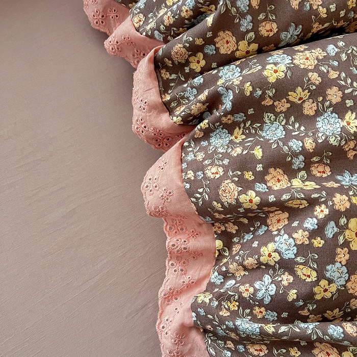 91家纺网 家纺一手货源 找家纺 逸林家纺《原希尔顿逸林》 2026新款春款古法水洗棉法式全棉花边四件套森系花边款四件套 漫野